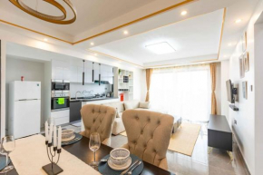 Stylish 2 Bedroom with King Bed, Gym, children playground and Panoramic Views